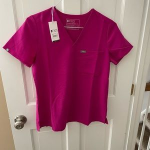 **Discounted shipping today only* Catarina 1 Pocket Scrub Top Raspberry Sorbet